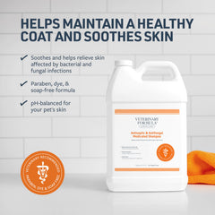 Masaje en la piel con Veterinary Formula Clinical Care para limpieza y confort.
