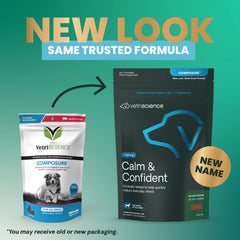 VETRISCIENCE Calm & Confident perro oliendo masticables.