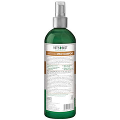 Vet's Best spray aplicado en el pelaje del perro para protección diaria