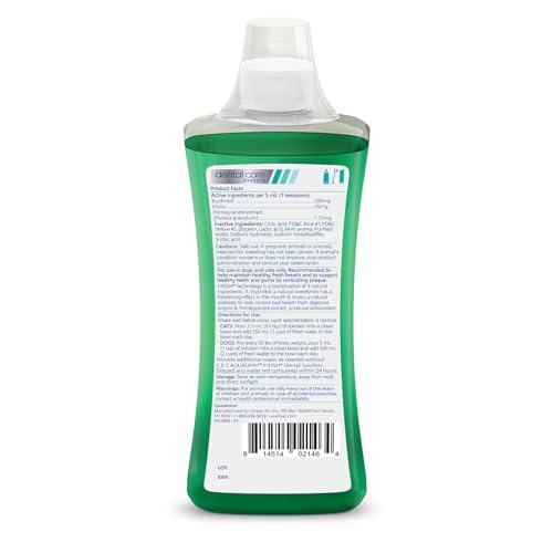 Virbac C.E.T. Aquadent se mezcla con agua para cepillado bucal sencillo.