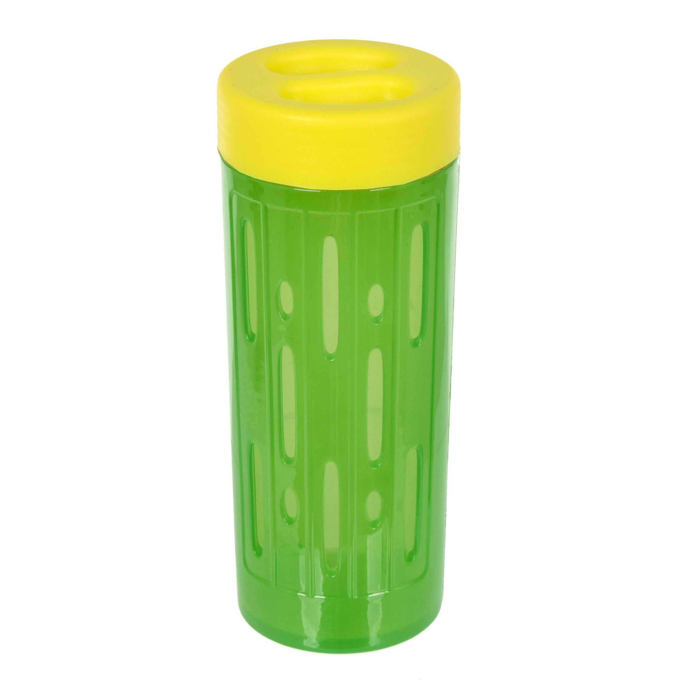 Ware Manufacturing Chicken Treat Roller, dimensiones compactas para colocación en el corral