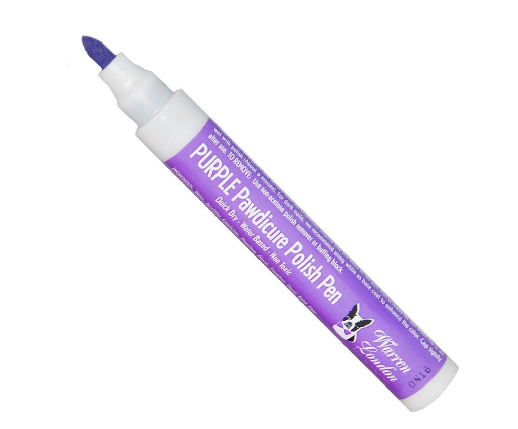 Pawdicure Warren London morado sobre uñas de perro, aplicación rápida.