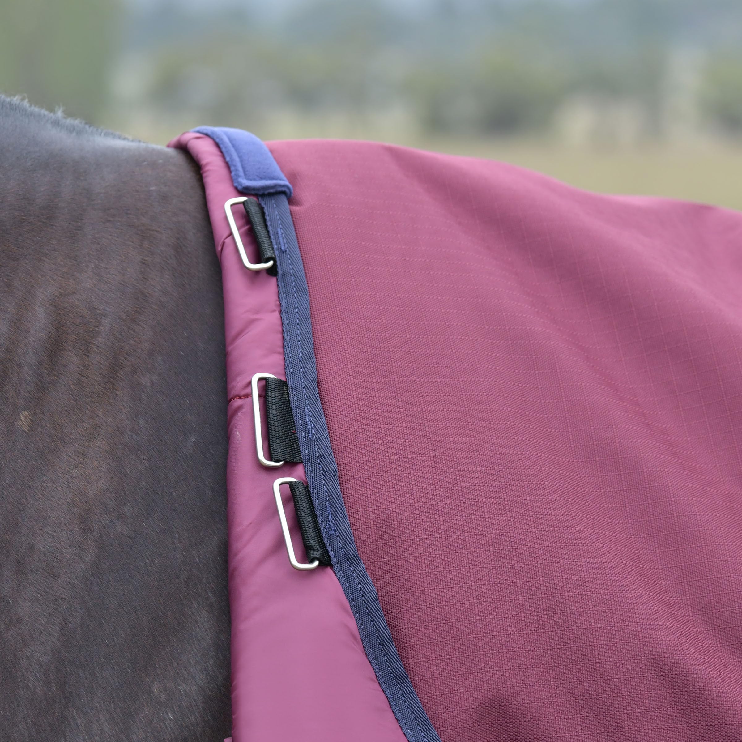 WeatherBeeta ComFiTec Essential Turnout 0g: cierre frontal ajustable facilita montaje y ajuste