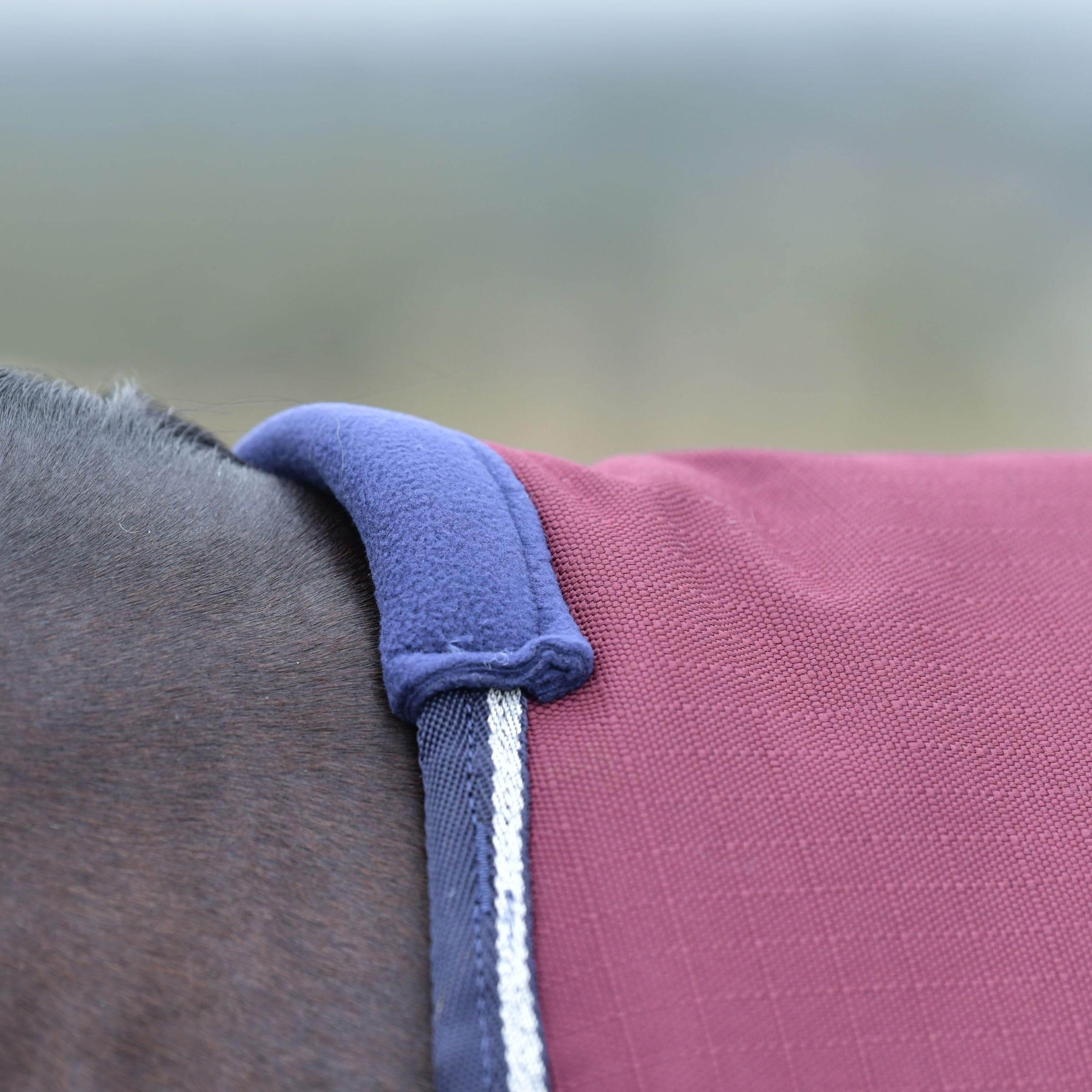 WeatherBeeta ComFiTec Essential Turnout 0g: protección de cola amplia y correas de pierna ajustables