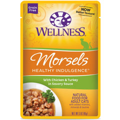 Wellness alimento húmedo para gatos, envase listo para servir, comodidad en la hora de comer.