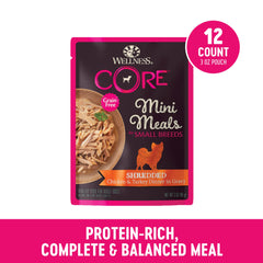 Wellness CORE, textura deshilachada en salsa para perros pequeños.