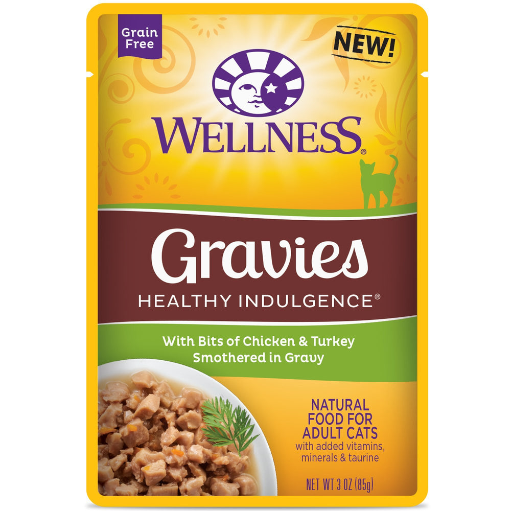 Wellness mordiscos de pollo y pavo en salsa para gatos, sabor sabroso y fácil de comer.