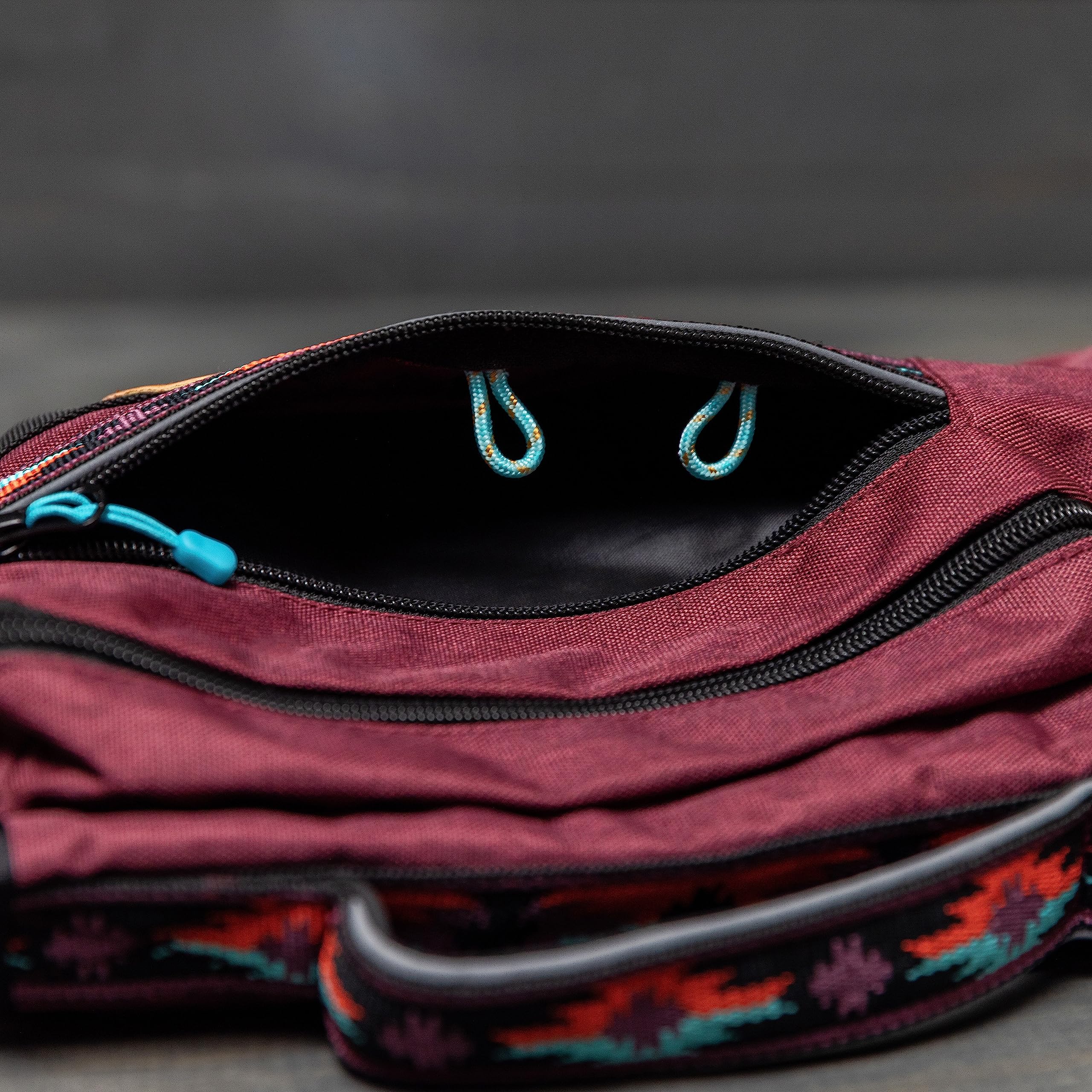 Mochila Wilderdog con ajustes en 4 puntos para un ajuste personalizado.