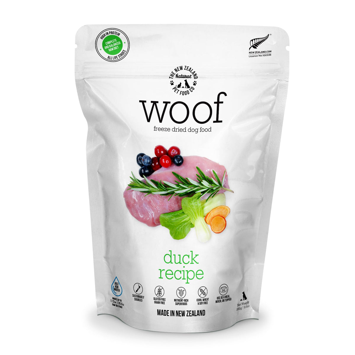 WOOF pato liofilizado 9.9 oz en primer plano, alto en proteína para perros.