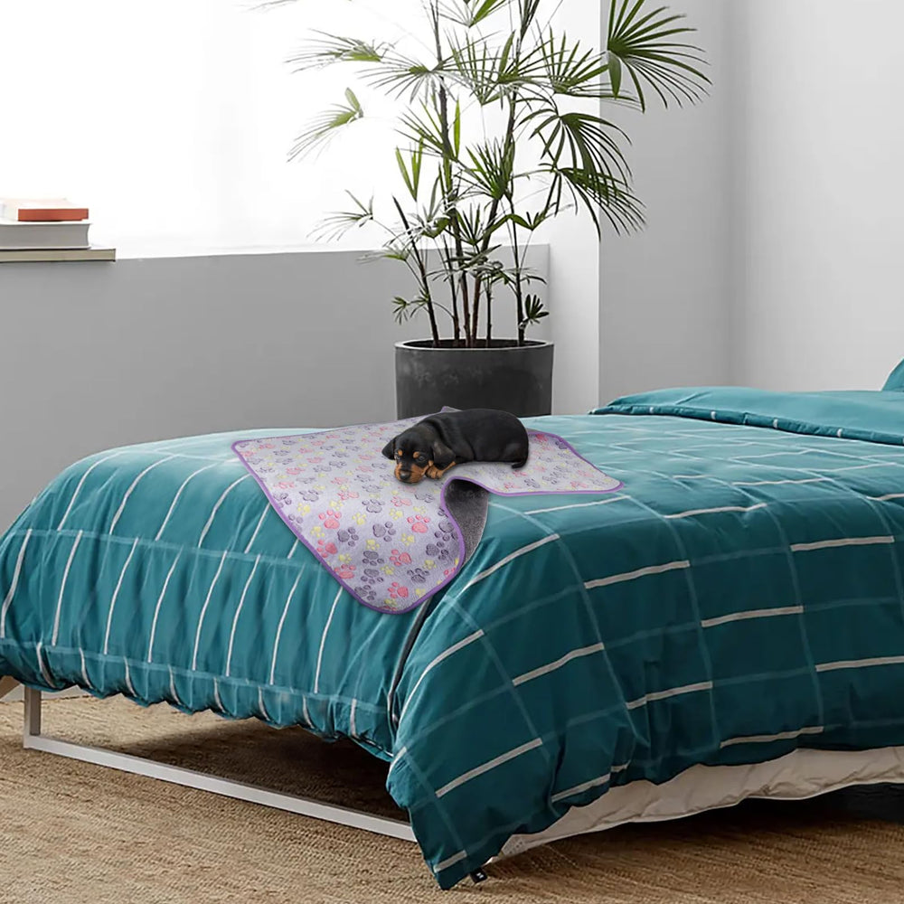 Manta Yuepet protege cama y sofá de arañazos y pelos.