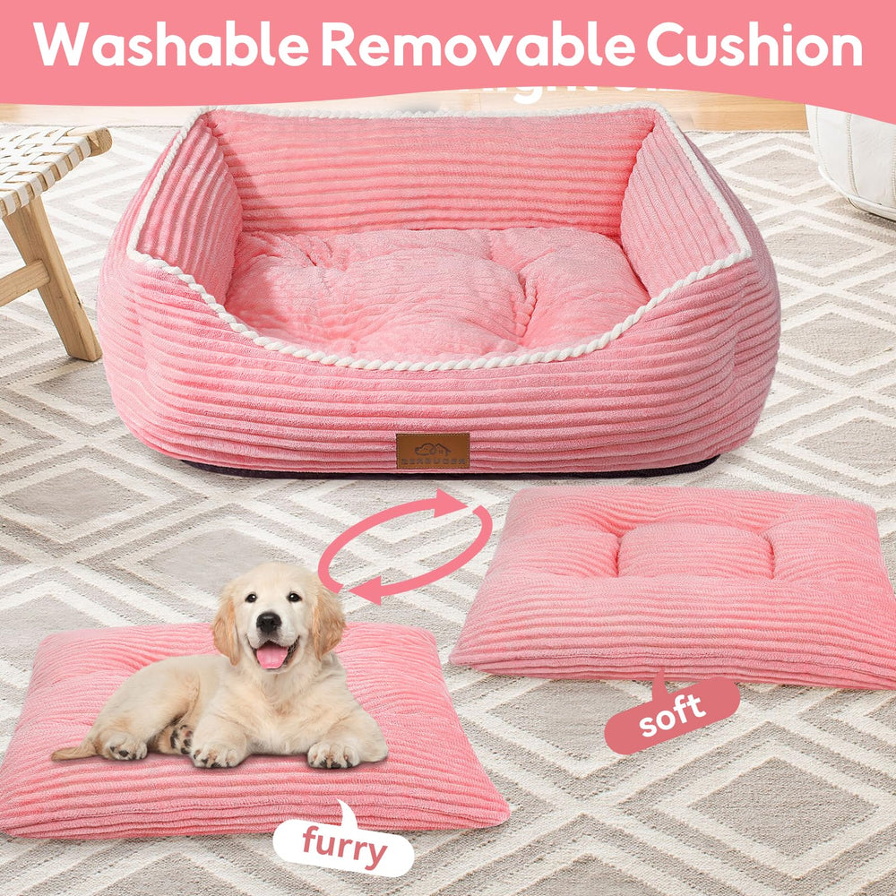 Cama en tono rosa Zerbuger, diseño suave.